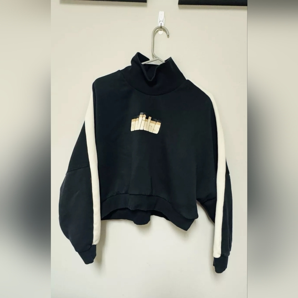 Adidas Women's Ski Chic Mock Neck Sweatshirt Black Pullover Cropped Sz Medium